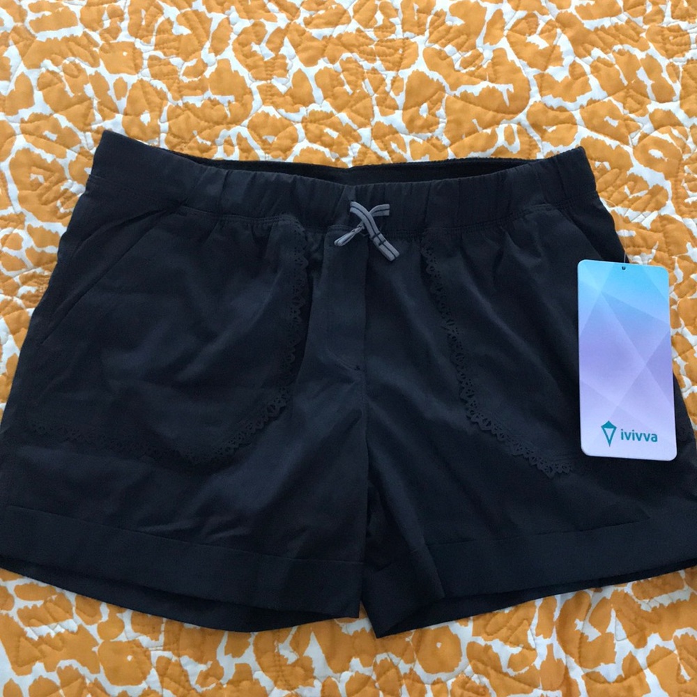 Ivivva camp tracker shorts NWT sz 14